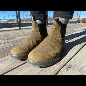 Blundstone boots / dark olive suede / AU size 8.5 /US women’s 11!